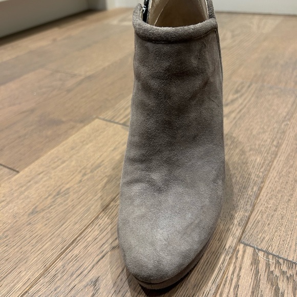 Michael Kors high heel bootie - Picture 2 of 4